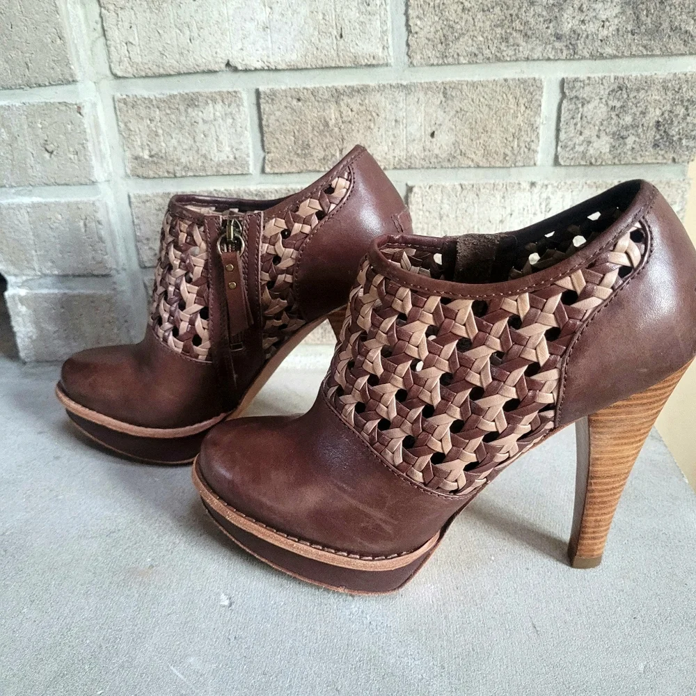 UGG Fatima Brown Woven Leather Heeled Booties Size 7.5 - Picture 10 of 14